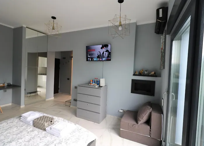 Deluxe Skyline Retreat - Old Town Apartamento Bucarest