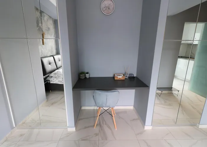 Deluxe Skyline Retreat - Old Town Apartamento Bucarest
