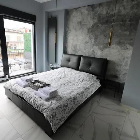 Deluxe Skyline Retreat - Old Town 아파트