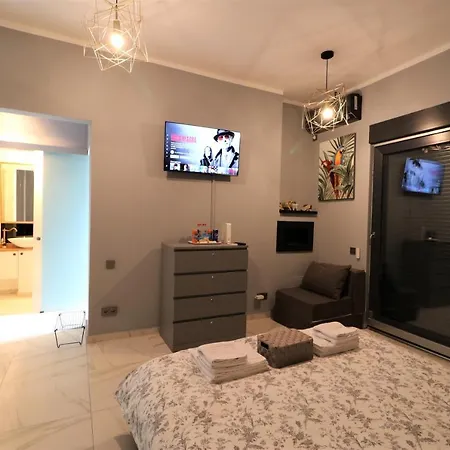 Deluxe Skyline Retreat - Old Town