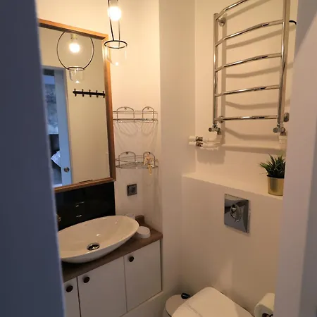 Deluxe Skyline Retreat - Old Town