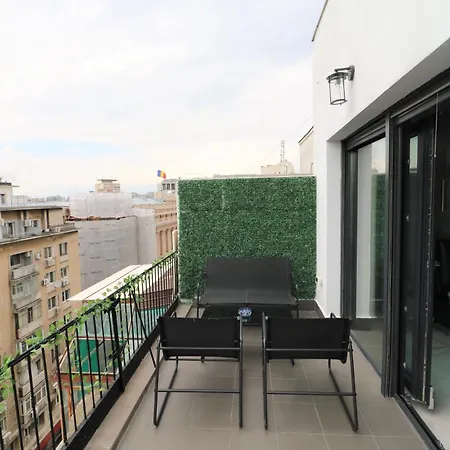 Deluxe Skyline Retreat - Old Town