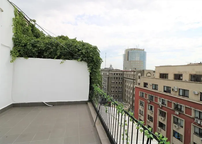 Deluxe Skyline Retreat - Old Town