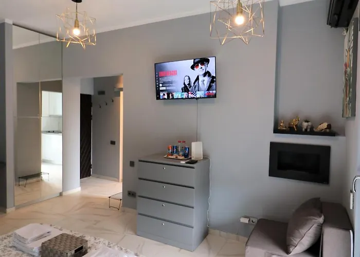 Deluxe Skyline Retreat - Old Town