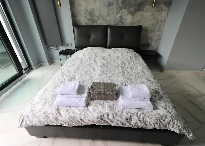 Appartamento Deluxe Skyline Retreat - Old Town Bucarest