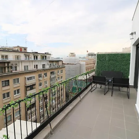 Deluxe Skyline Retreat - Old Town Апартаменти Бухарест