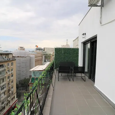 Deluxe Skyline Retreat - Old Town