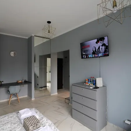 Deluxe Skyline Retreat - Old Town דירה