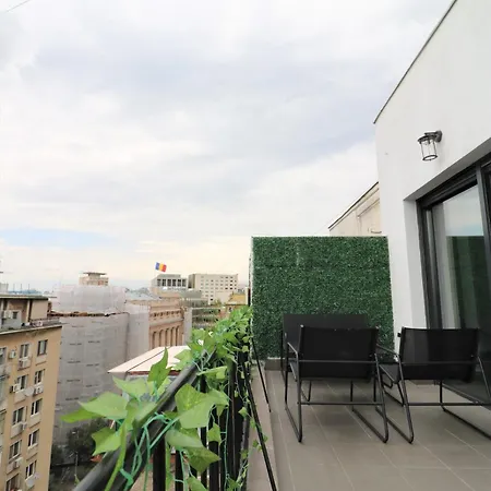 Deluxe Skyline Retreat - Old Town Апартаменти *