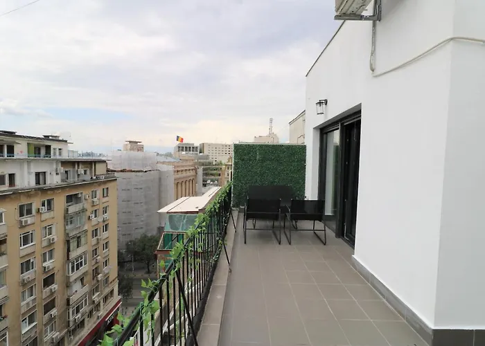 Deluxe Skyline Retreat - Old Town