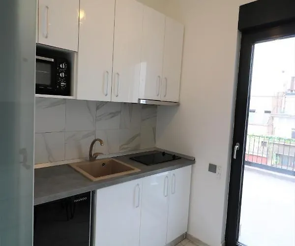 Deluxe Skyline Retreat - Old Town *